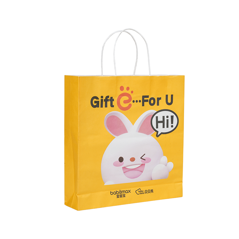 Vaatepakkaus vaakasuora kädessä pidettävä paksunnettu valkoinen pahvilaukku